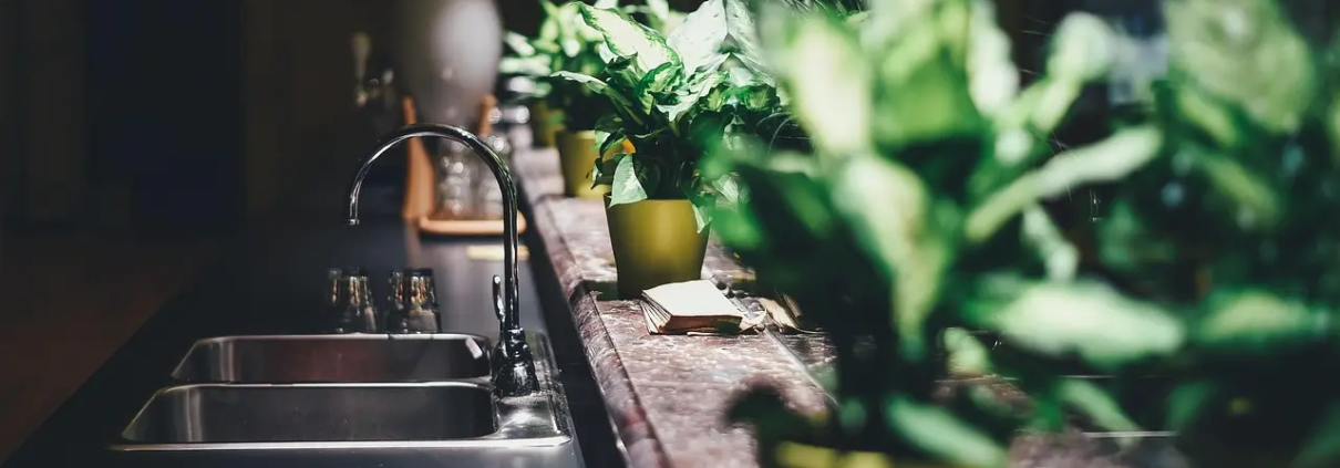 Hvor mange stikkontakter skal der være i et køkken?